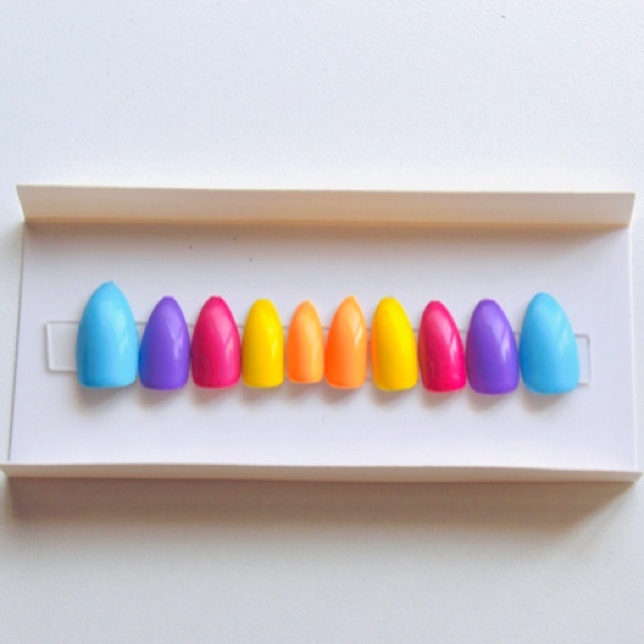 Hand painted rainbow press on nails - Picture 2 of 2